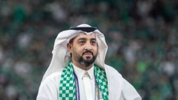 خالد العيسى يعلن استقالته من رئاسة الأهلي السعودي خالد العيسى يعلن استقالته من رئاسة الأهلي السعودي