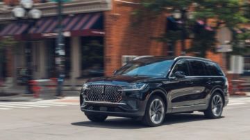 لنكولن أفياتور 2026 الـ suv تظهر لأول مرة لنكولن أفياتور 2026 الـ suv تظهر لأول مرة