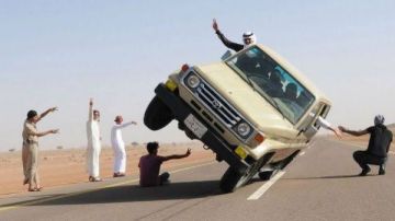 تصل للحبس.. تعرف على عقوبة التفحيط بالسيارات في السعودية تصل للحبس.. تعرف على عقوبة التفحيط بالسيارات في السعودية