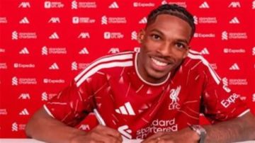 رسميا.. ليفربول يعلن التعاقد مع جيريمي جاكيه بعقد طويل الأمد
