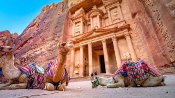 هنا مصر.. عائلة أردنية تدعم المنتخب بالأغاني بعد وداع كأس العالم