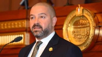 أحمد دياب: الدولة قدمت نموذجا مسؤولا في التعامل مع حادث ميناء دمياط أحمد دياب: الدولة قدمت نموذجا مسؤولا في التعامل مع حادث ميناء دمياط