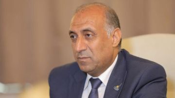 أيمن الرقب: نتنياهو يستخدم ملف سلاح غزة كورقة ضغط أيمن الرقب: نتنياهو يستخدم ملف سلاح غزة كورقة ضغط