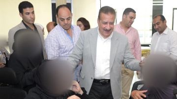 محافظ بورسعيد يستقبل 75 حالة إنسانية محافظ بورسعيد يستقبل 75 حالة إنسانية