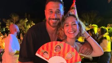 أحمد السعدني يحتفل يعيد ميلاد منة شلبي على طريقته الخاصة أحمد السعدني يحتفل يعيد ميلاد منة شلبي على طريقته الخاصة