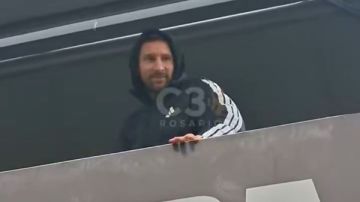 أول ظهور لميسي بعد نهائي كأس العالم.. فيديو أول ظهور لميسي بعد نهائي كأس العالم.. فيديو