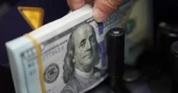 سعر الدولار ينهى تعاملات اليوم الإثنين على تراجع أمام الجنيه سعر الدولار ينهى تعاملات اليوم الإثنين على تراجع أمام الجنيه