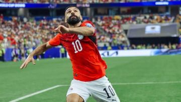فتحي مبروك: شوبير حارس عالمي فتحي مبروك: شوبير حارس عالمي