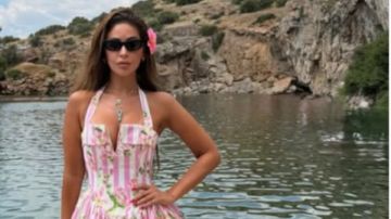 مي سليم تخطف الأنظار بإطلالتها في اليونان.. شاهد مي سليم تخطف الأنظار بإطلالتها في اليونان.. شاهد