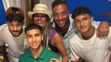 بصورة عائلية ودعاء.. زوجة ميدو تعلق على أزمة نجلها بصورة عائلية ودعاء.. زوجة ميدو تعلق على أزمة نجلها
