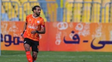 رامي صبري لاعب نادي فاركو ينعي والده رامي صبري لاعب نادي فاركو ينعي والده