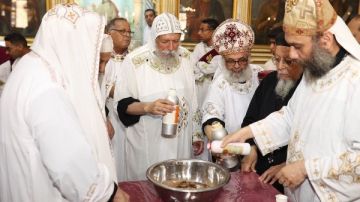 الأنبا إيلاريون يترأس صلوات إيداع رفات القديس القوي الأنبا موسى بدمنهور الأنبا إيلاريون يترأس صلوات إيداع رفات القديس القوي الأنبا موسى بدمنهور