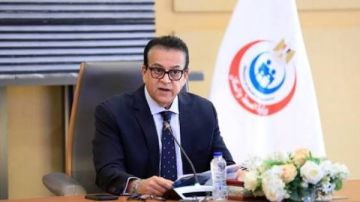 عبدالغفار : سوق الدواء في مصر يصل إلى 422 مليار جنيه .. ونستهدف مضاعفة الصادرات إلى 4 مليارات دولار عبدالغفار : سوق الدواء في مصر يصل إلى 422 مليار جنيه .. ونستهدف مضاعفة الصادرات إلى 4 مليارات دولار