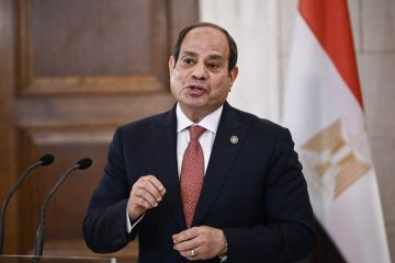 أول تعليق من السيسي بعد خسارة مصر من الأرجنتين أول تعليق من السيسي بعد خسارة مصر من الأرجنتين