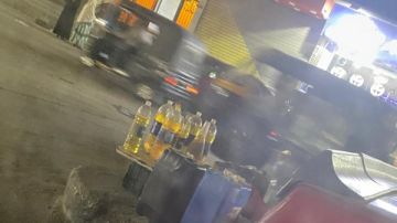 تحقيق فرش البنزين في الشارع.. تجارة غير مشروعة تهدد سلامة المواطنين تحقيق فرش البنزين في الشارع.. تجارة غير مشروعة تهدد سلامة المواطنين