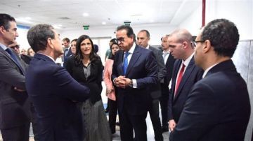 وزير الصحة يتسلم شحنة مساعدات طبية فرنسية جديدة دعما للجرحى الفلسطينيين