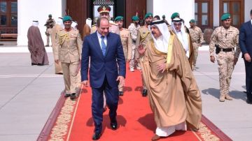 الرئيس السيسي يوجه رسائل هامة من البحرين عن دول الخليج صور الرئيس السيسي يوجه رسائل هامة من البحرين عن دول الخليج صور