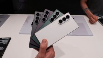 مزايا عملاق سامسونج الجديد Galaxy Z Fold 8 Ultra