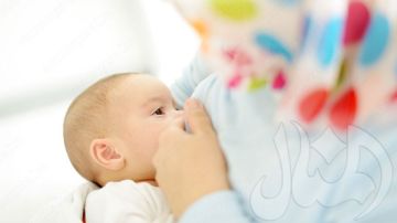 استشاري تغذية يحذر حرمان الطفل من الرضاعة استشاري تغذية يحذر حرمان الطفل من الرضاعة