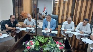 رئيس الخارجة بالوادي الجديد يناقش خطة التنمية ويشدد على سرعة تنفيذ المشروعات الخدمية رئيس الخارجة بالوادي الجديد يناقش خطة التنمية ويشدد على سرعة تنفيذ المشروعات الخدمية