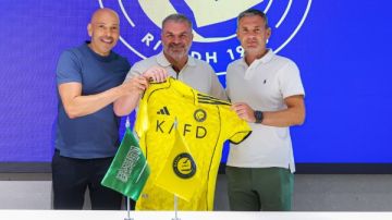 لقطات من تقديم النصر لـ آنج بوستيكوجلو المدير الفني الجديد لقطات من تقديم النصر لـ آنج بوستيكوجلو المدير الفني الجديد