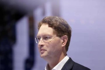 مرسيدس تحقق أرباحا قوية بفضل خفض التكاليف مرسيدس تحقق أرباحا قوية بفضل خفض التكاليف