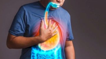 ارتجاع المريء.. اعرف علاجه وأعراضه وعلامات الخطر