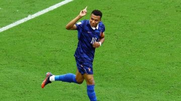 مبابي ينفرد بصدارة هدافي كأس العالم 2026 ويبتعد عن ميسي مبابي ينفرد بصدارة هدافي كأس العالم 2026 ويبتعد عن ميسي