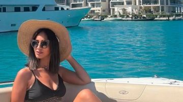 بملابس جريئة.. رنا سماحة تثير الجدل بإطلالتها على البحر بملابس جريئة.. رنا سماحة تثير الجدل بإطلالتها على البحر