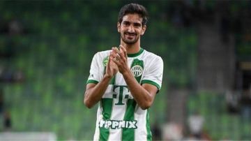 محمود شوقي: الأهلي يجهز بديلًا أجنبيًا حال رحيل بن رمضان