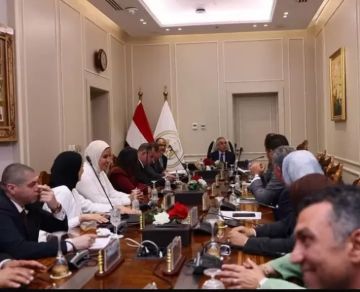 وزير العدل يلتقي عددا من السادة أعضاء مجلسي النواب والشيوخ وزير العدل يلتقي عددا من السادة أعضاء مجلسي النواب والشيوخ