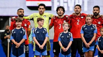 إسلام صادق يدعم لاعبي المنتخب: ودعت المونديال مرفوع الرأس إسلام صادق يدعم لاعبي المنتخب: ودعت المونديال مرفوع الرأس