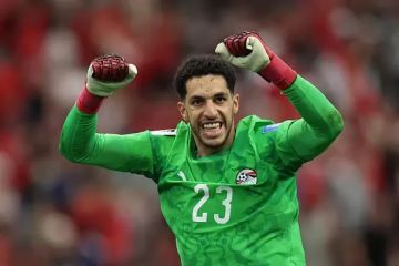 والده: العروض الشفهية لمصطفى شوبير زادت جدا.. ولكن! والده: العروض الشفهية لمصطفى شوبير زادت جدا.. ولكن!