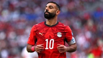 الأهلي السعودي يبدأ التحرك لضم محمد صلاح في الميركاتو الصيفي