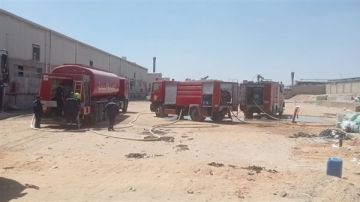 السيطرة على حريق هائل بمصنع ملابس في مدينة السادات بالمنوفية السيطرة على حريق هائل بمصنع ملابس في مدينة السادات بالمنوفية
