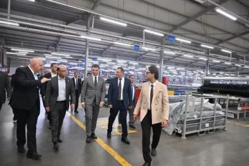 وزير الاستثمار والتجارة الخارجية يتفقد مصنع جيد تكستايل للملابس الجاهزة بالمنطقة الحرة العامة بالإسماعيلية وزير الاستثمار والتجارة الخارجية يتفقد مصنع جيد تكستايل للملابس الجاهزة بالمنطقة الحرة العامة بالإسماعيلية