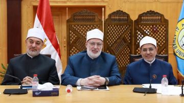 مجلس جامعة الأزهر يكرم أسرتي شهيد الدراسات الإسلامية بالسادات والدكتورة كريمة عبدالسميع مجلس جامعة الأزهر يكرم أسرتي شهيد الدراسات الإسلامية بالسادات والدكتورة كريمة عبدالسميع
