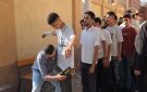 طلاب الثانوية العامة يتوافدون على اللجان لبدء التفتيش قبل امتحان اللغة الإنجليزية - eg