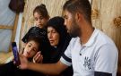 صور على انستجرام لمعتقل فلسطيني معصوب العينيين تظهر وحشية الاحتلال