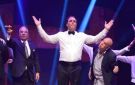  نوستالجيا 80 90 تعيد زمن الفن الجميل إلى مسرح محمد عبد الوهاب بالإسكندرية