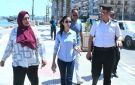 محافظ البحيرة تتفقد كورنيش المدينة وعددا من الشوارع الرئيسية وتشدد على التزام المراكب بالمراسي