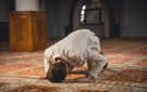 دار الإفتاء: لا يصح سجود التلاوة بدون وضوء وهذا هو البديل عند التعذر - eg