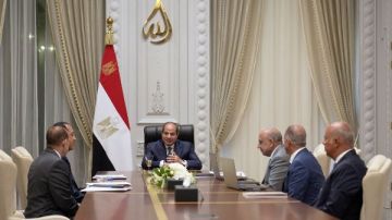 وزير الكهرباء: استثمرنا 5 تريليونات جنيه في قطاع الكهرباء منذ عام 2014 وزير الكهرباء: استثمرنا 5 تريليونات جنيه في قطاع الكهرباء منذ عام 2014