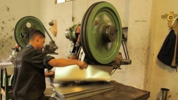 الحبس وغرامة 20 ألف جنيه عقوبة العبث بالمعدات والأجهزة الخاصة بالقطارات الحبس وغرامة 20 ألف جنيه عقوبة العبث بالمعدات والأجهزة الخاصة بالقطارات