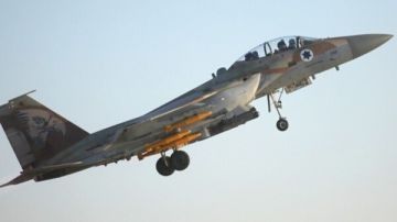 جيش الاحتلال يعلن شن ضربات على جنوب لبنان جيش الاحتلال يعلن شن ضربات على جنوب لبنان
