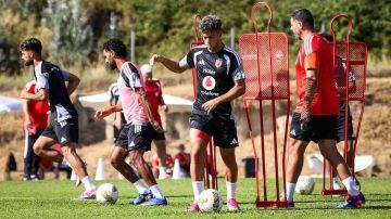 إمام عاشور يفاجئ الأهلي المصري إمام عاشور يفاجئ الأهلي المصري
