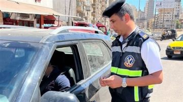 حقيقة سحب الرخصة بسبب شنط الملابس.. خبير مروري يحسم الجدل ويكشف الحالات التي تستوجب المخالفة حقيقة سحب الرخصة بسبب شنط الملابس.. خبير مروري يحسم الجدل ويكشف الحالات التي تستوجب المخالفة