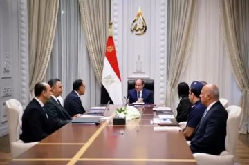 الرئيس السيسي يستعرض البرنامج المقترح للدعم النقدي السلعي الرئيس السيسي يستعرض البرنامج المقترح للدعم النقدي السلعي