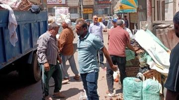 تكثيف حملات رفع الإشغالات والتعديات بجميع مراكز ومدن وأحياء الشرقية صور