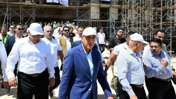 رئيس الوزراء يتفقد محطة القطار الكهربائي السريع بمطروح رئيس الوزراء يتفقد محطة القطار الكهربائي السريع بمطروح